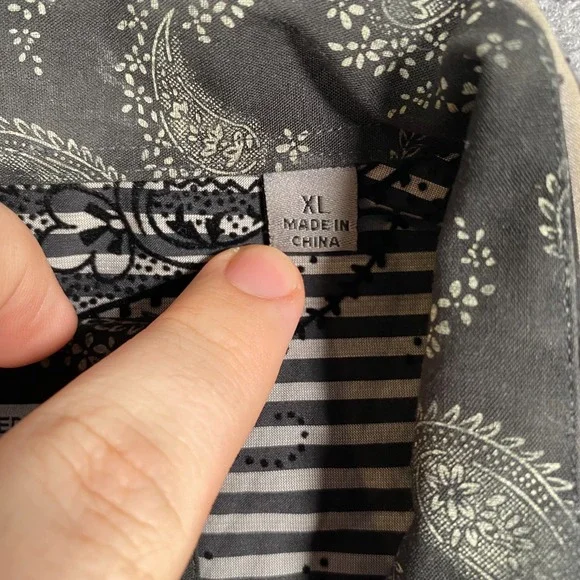 Johnston & Murphy Men's XL Long Sleeve Button Down Shirt Black‎ Textured Paisley - Picture 4 of 7